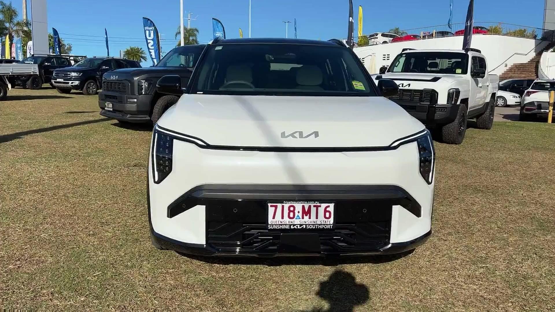 Primary car image