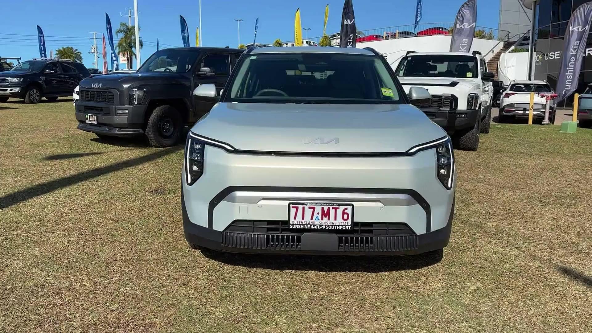 Primary car image