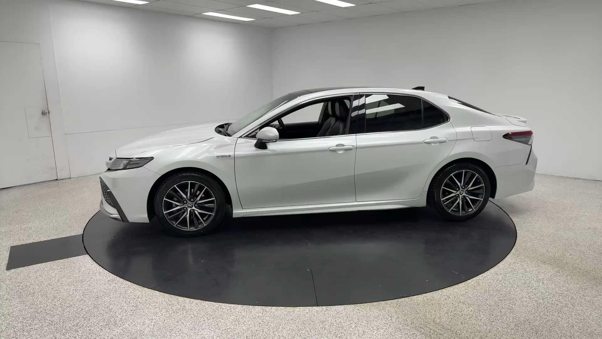 Primary car image