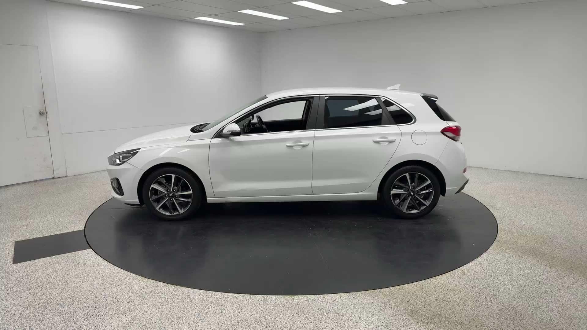 Primary car image
