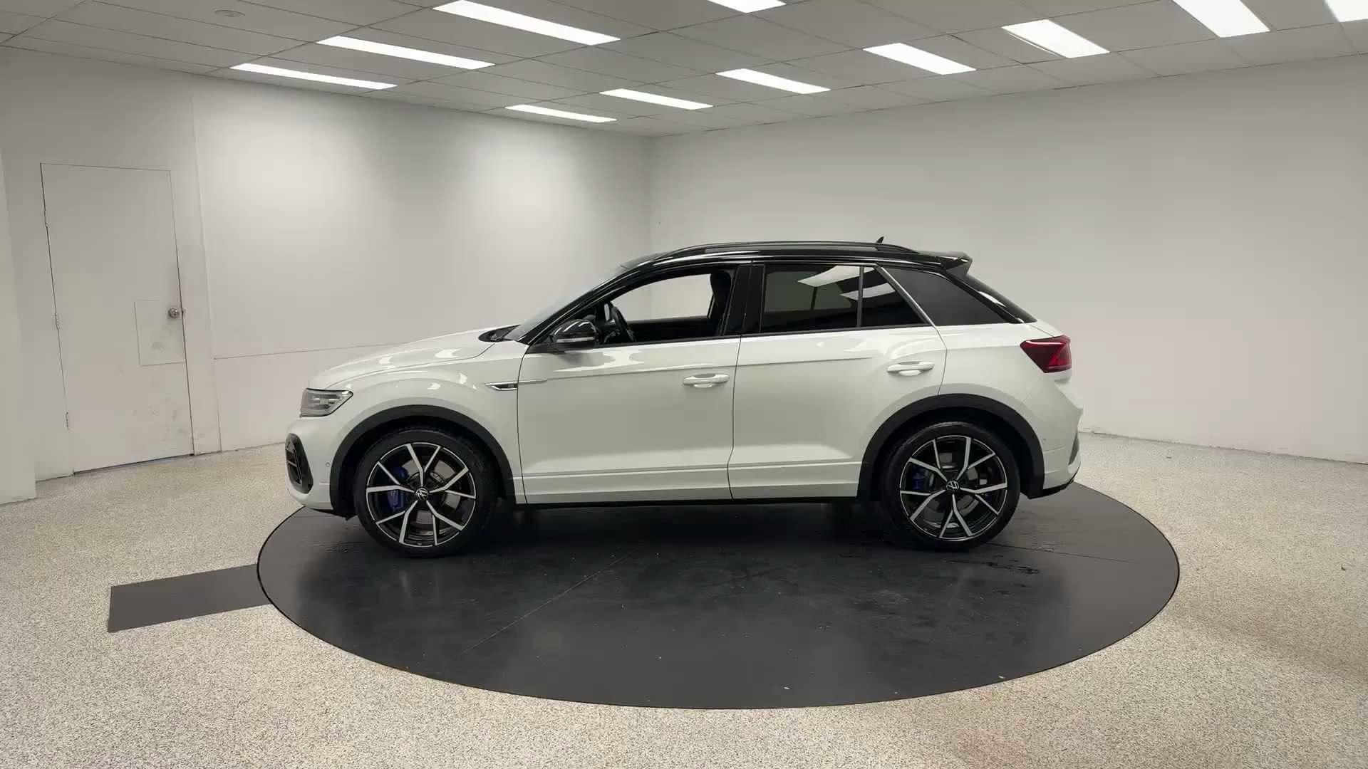 Primary car image