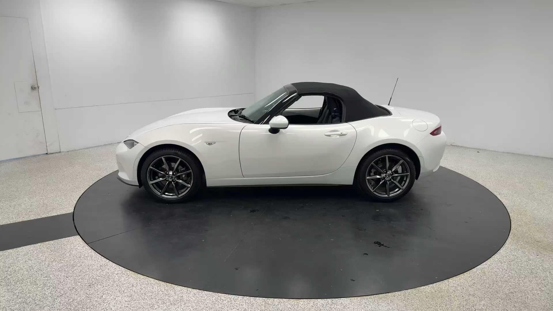 Primary car image