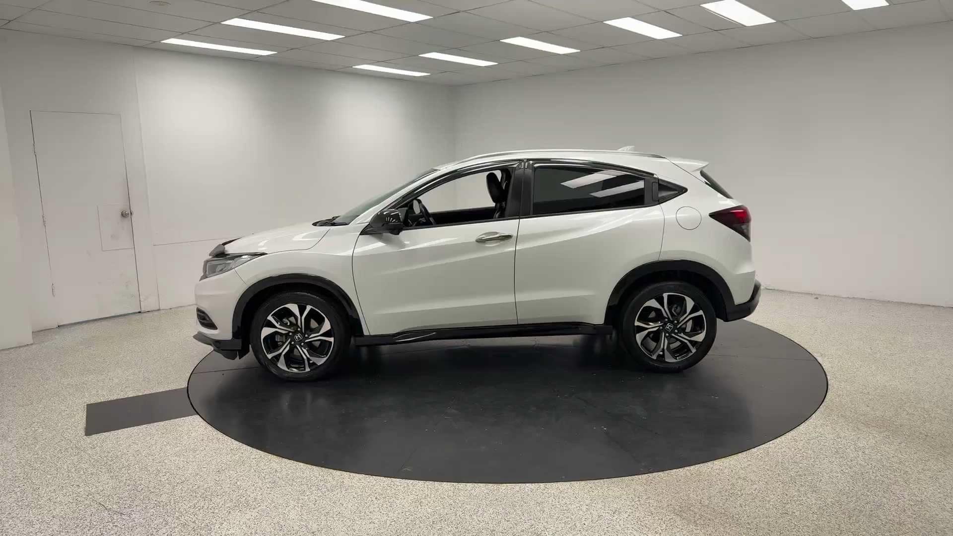 Primary car image