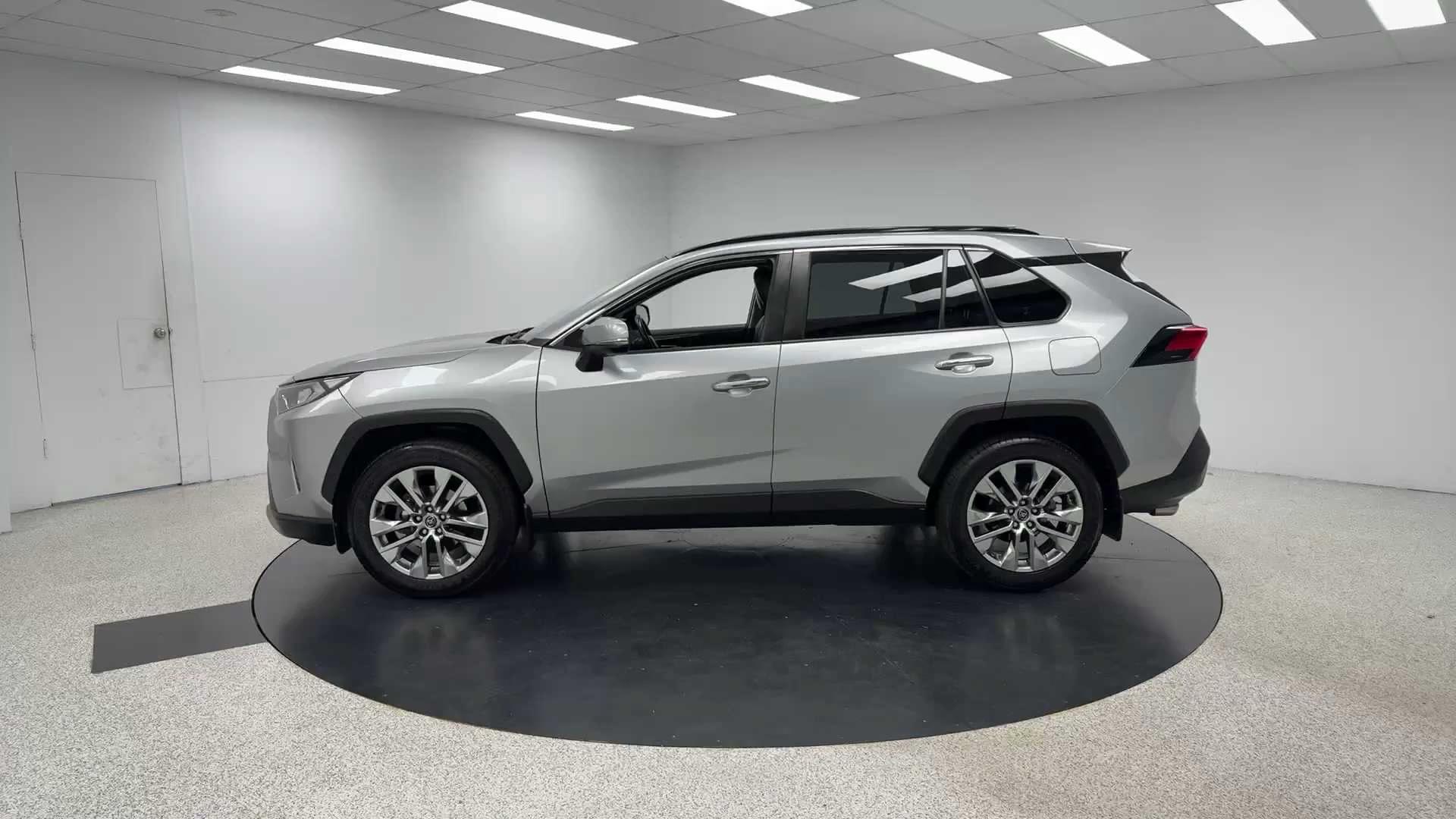 Primary car image