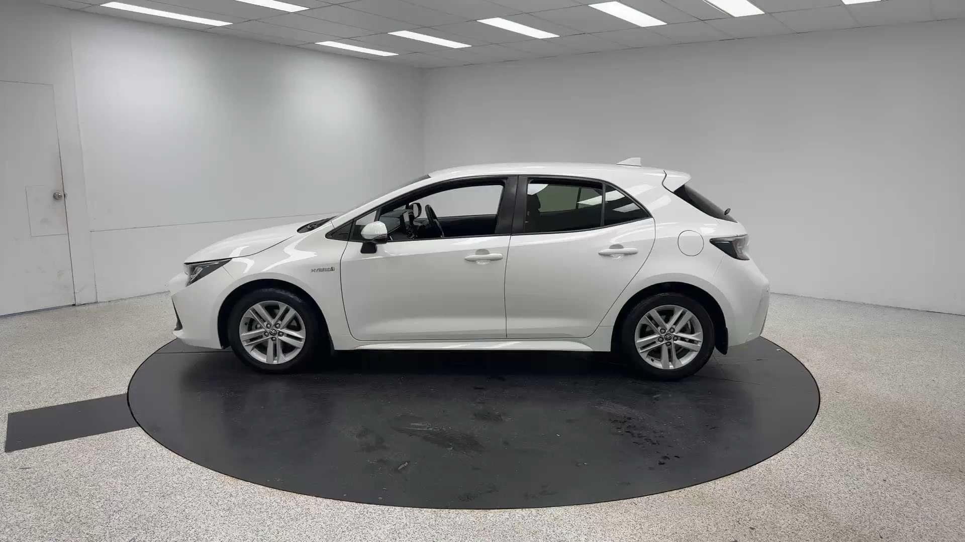Primary car image