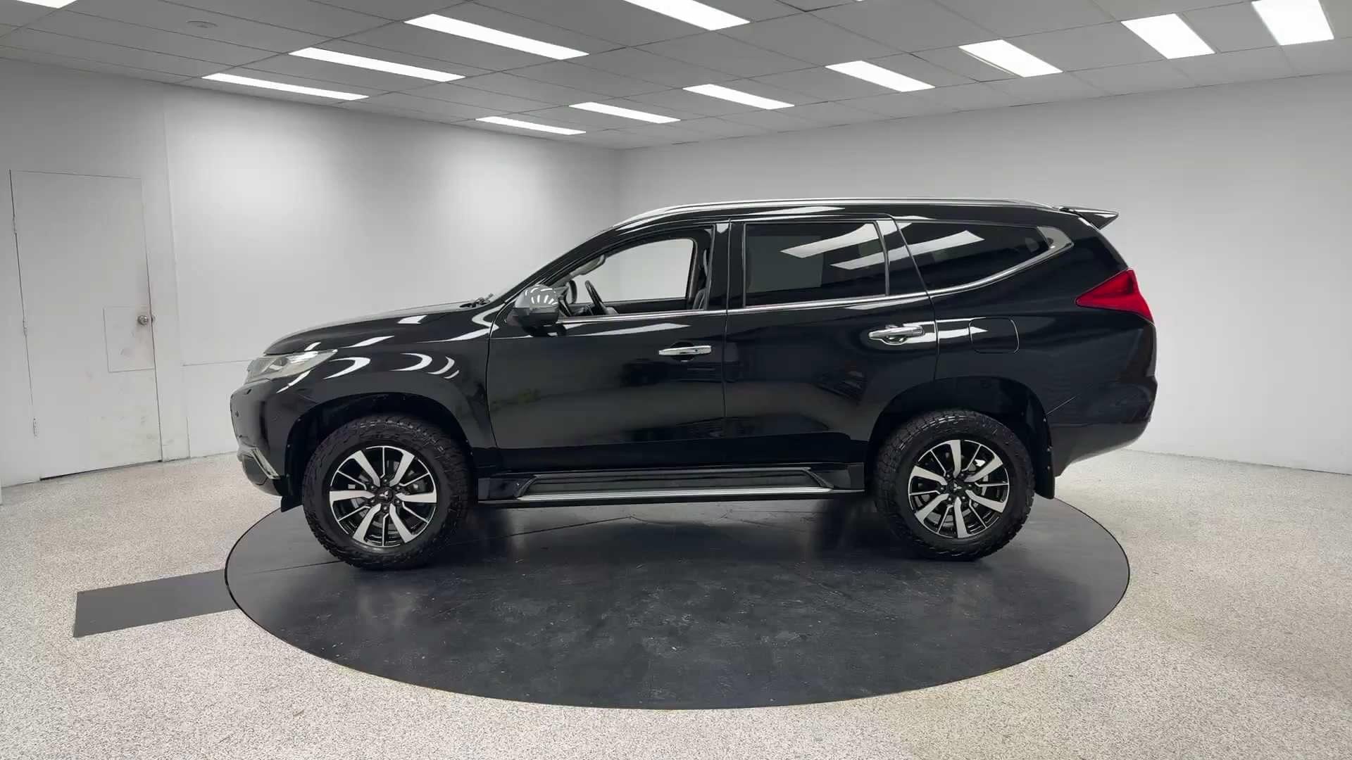 Primary car image