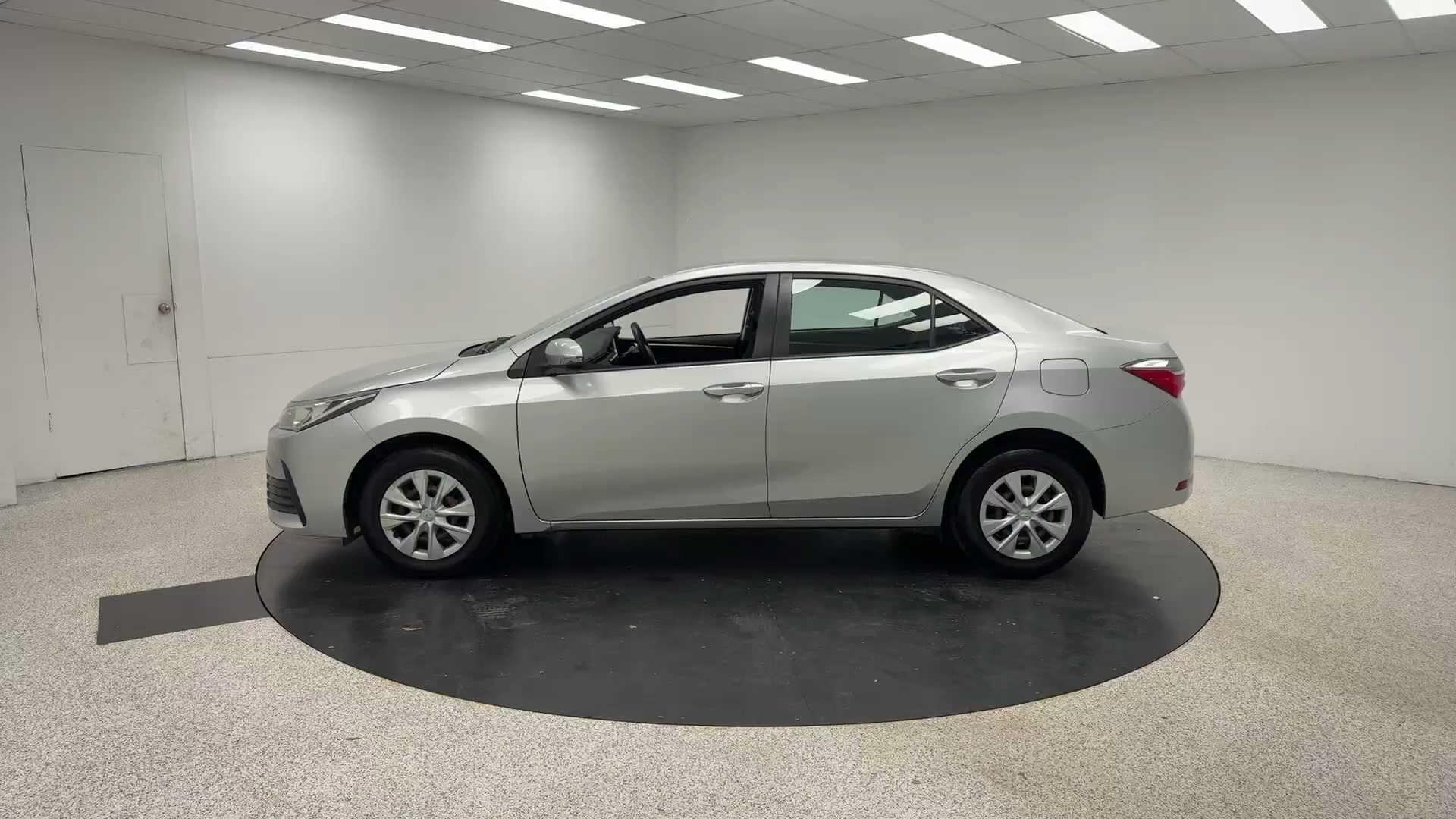 Primary car image