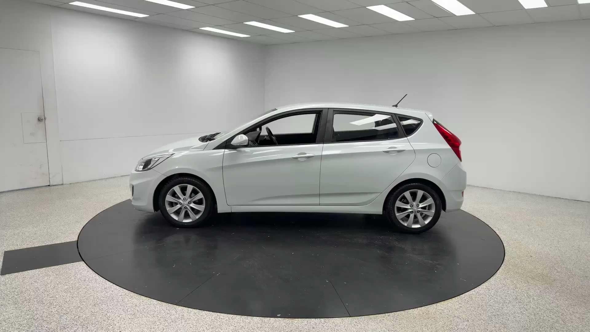 Primary car image