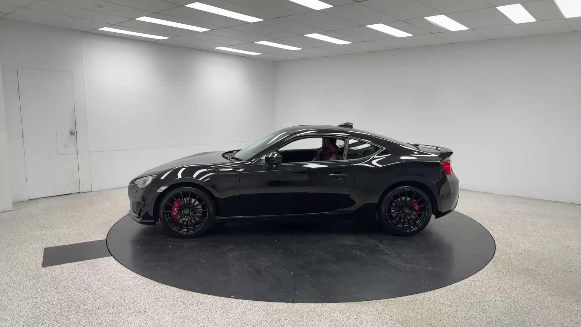 Primary car image
