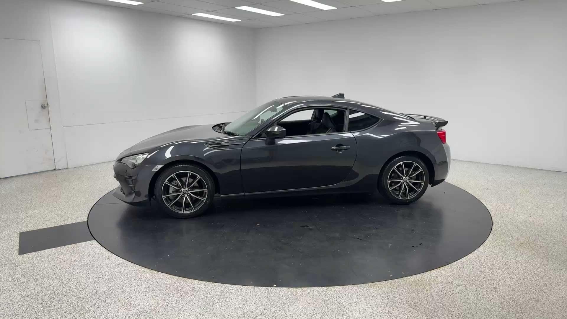 Primary car image