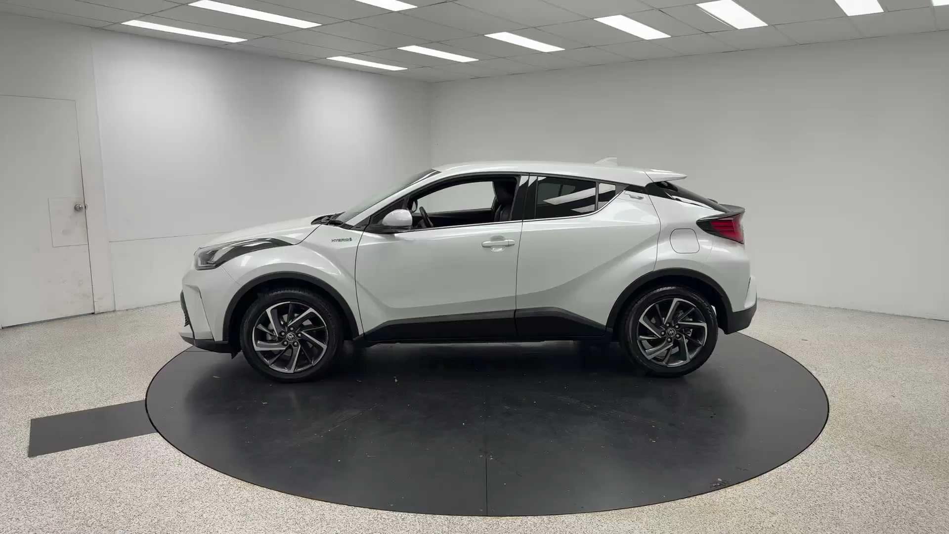 Primary car image