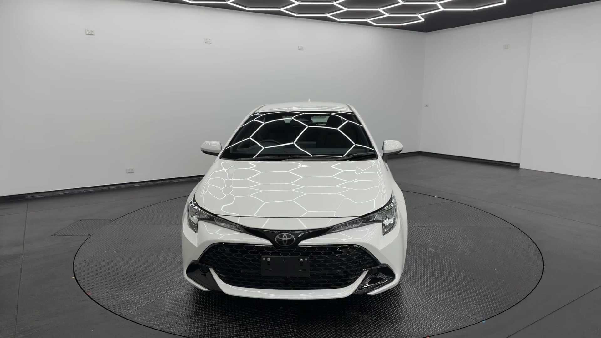 Primary car image