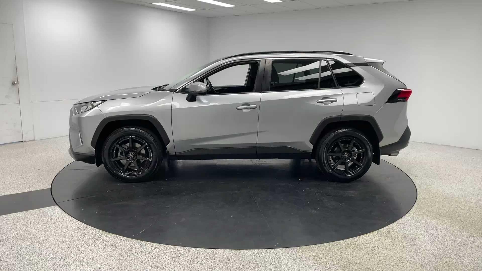 Primary car image