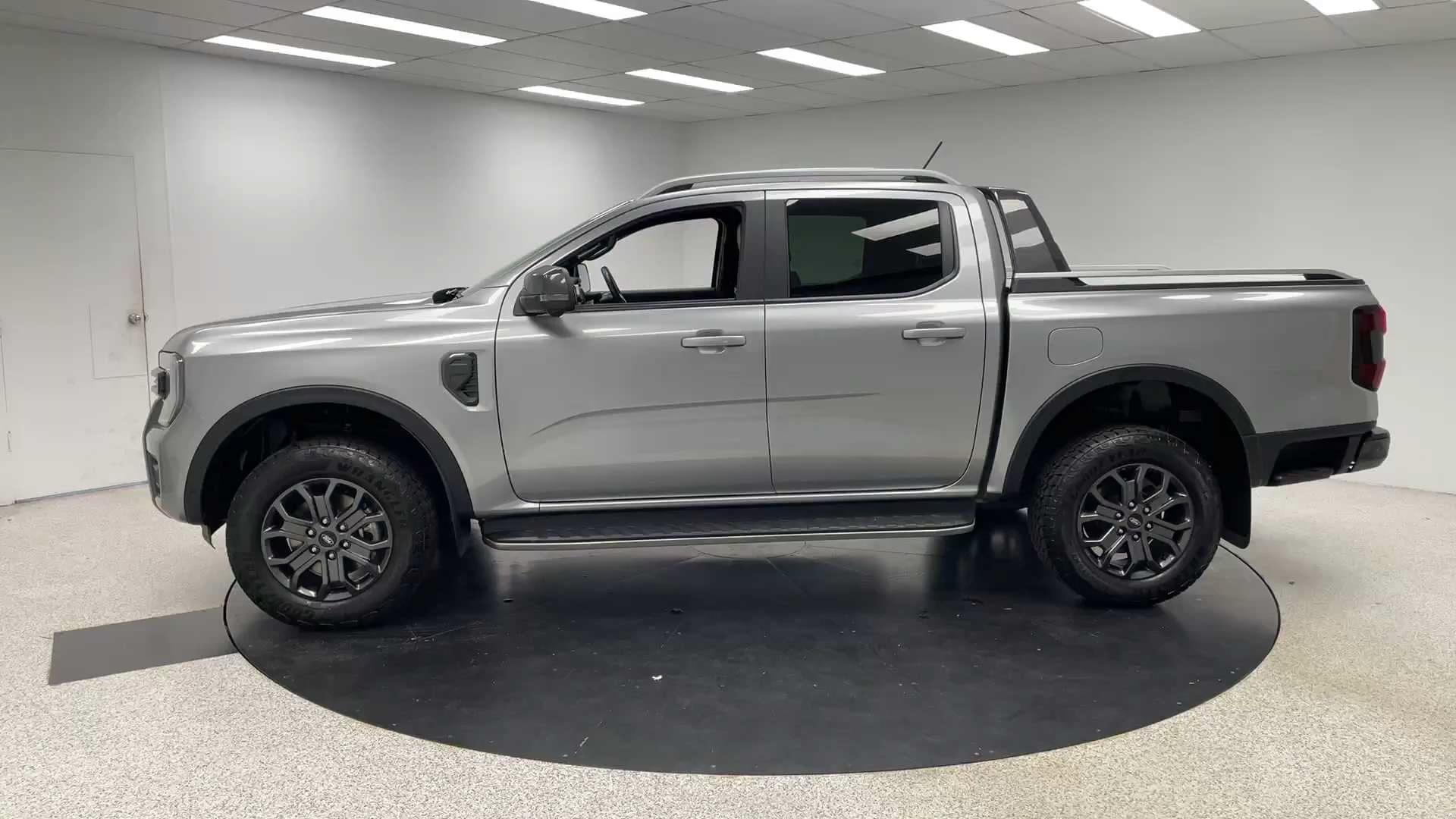 Primary car image