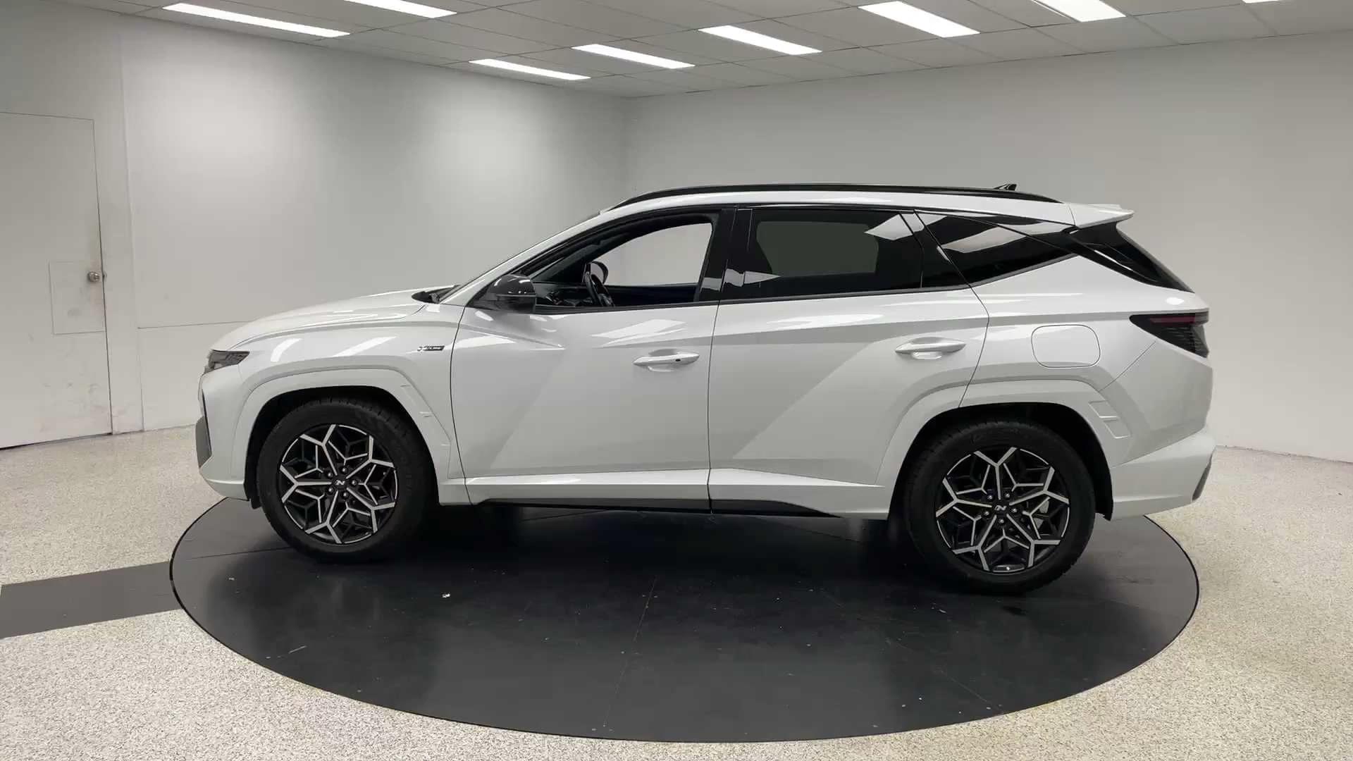 Primary car image