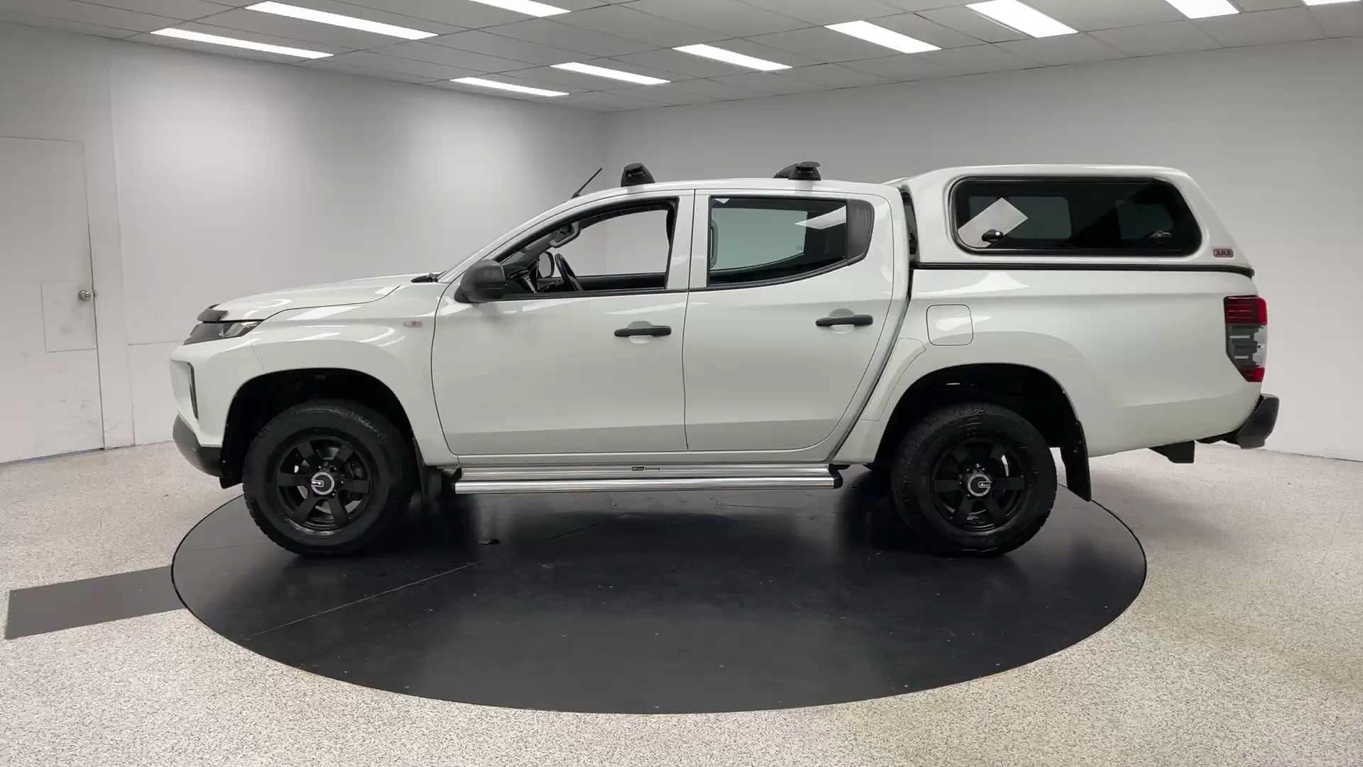 Primary car image