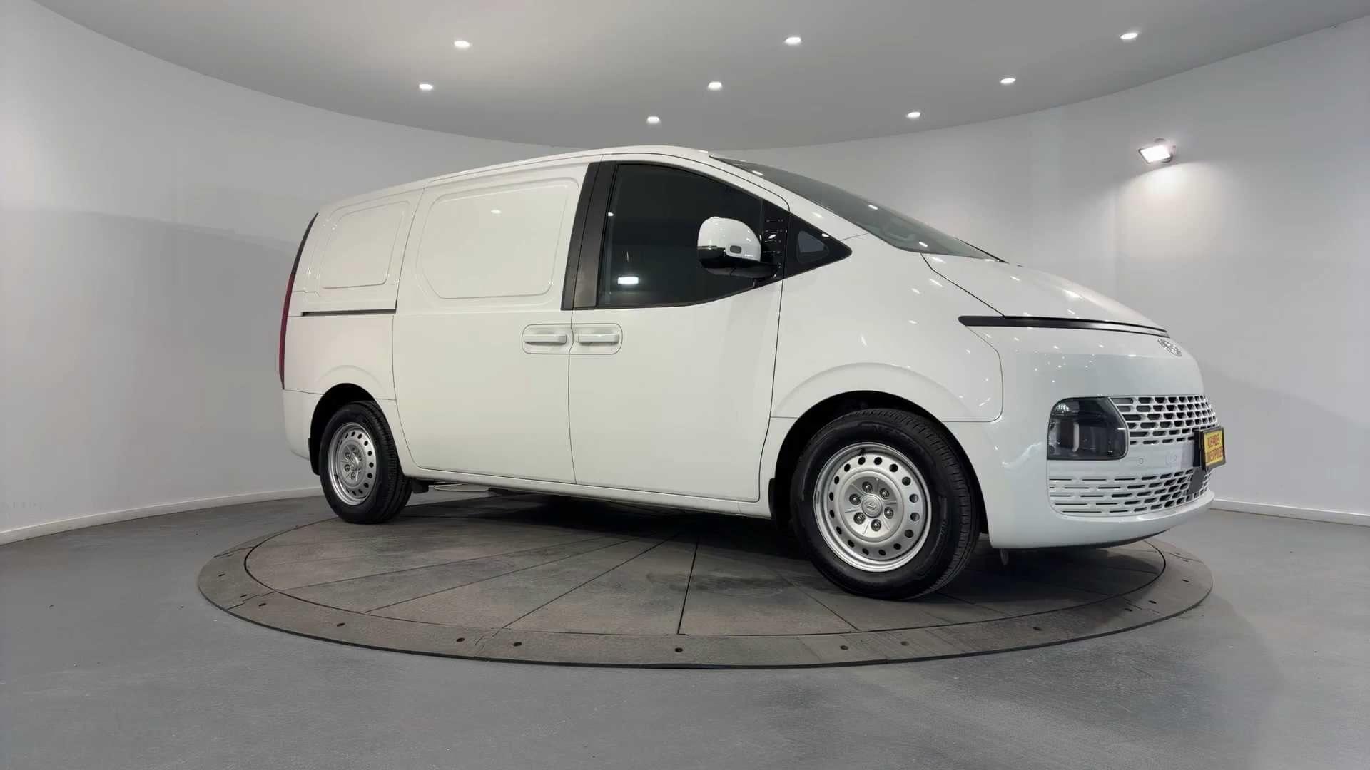 Primary car image